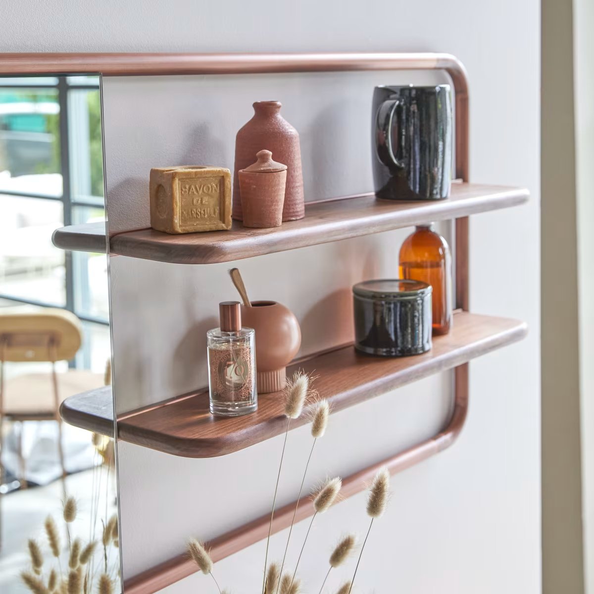 Etagère miroir en noyer et laiton - Homeclara