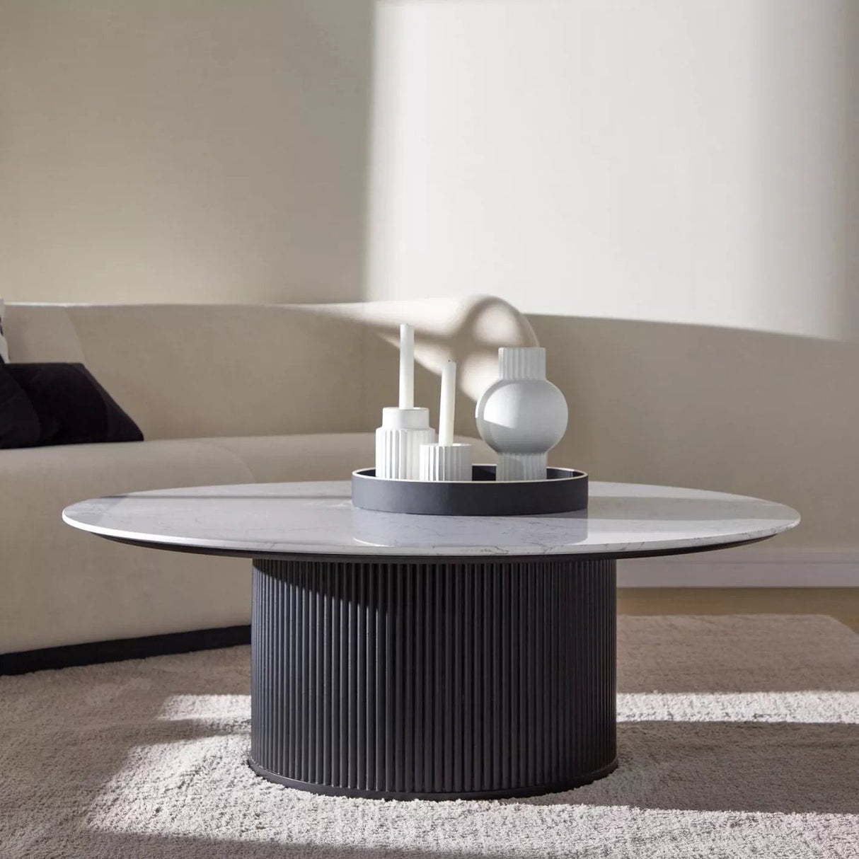 Table basse avec plateau en marbre monochrome - Homeclara