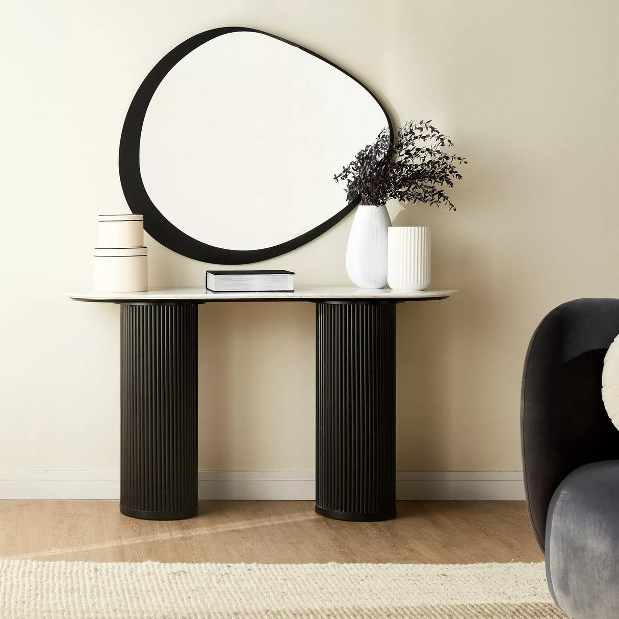 Table console monochrome avec miroir - Homeclara