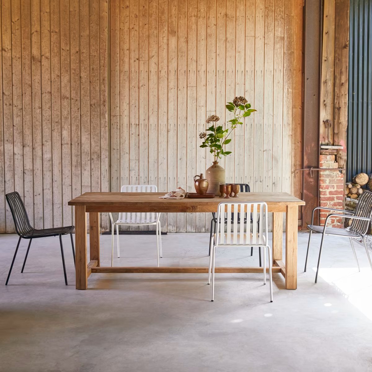 Table de jardin en teck massif recyclé 6 - 8 pers - Homeclara