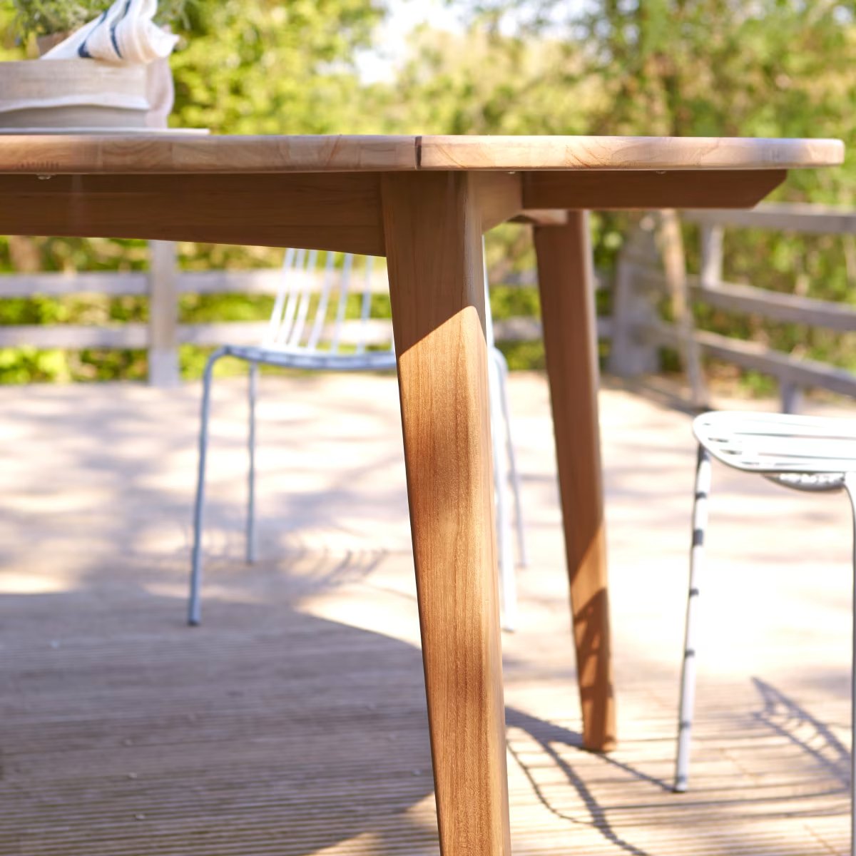 Table de jardin en teck massif recyclé 8 pers. - Homeclara