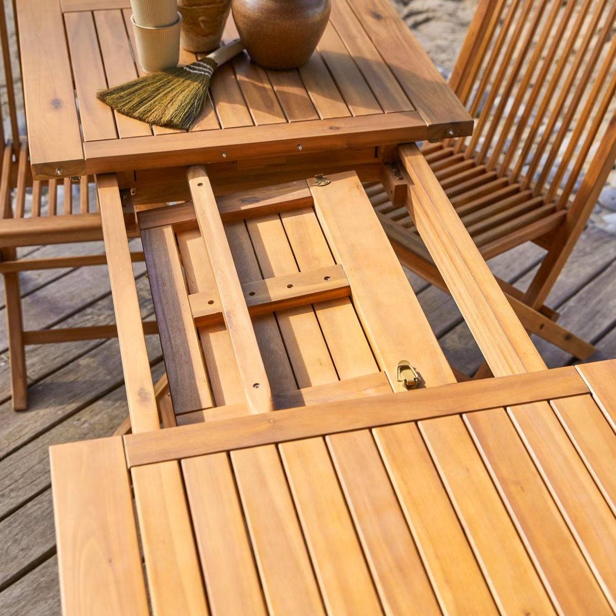 Table de jardin pliante en acacia massif à rallonge 4/6 pers. - Homeclara