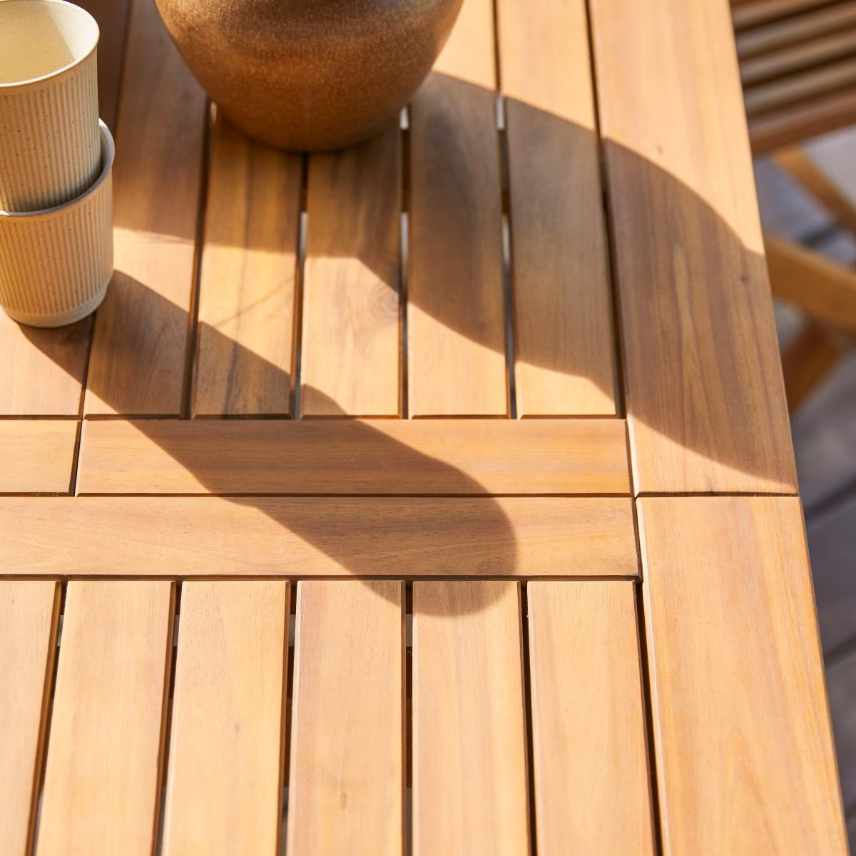 Table de jardin pliante en acacia massif à rallonge 4/6 pers. - Homeclara